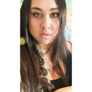 Meet your Posher, Karissa